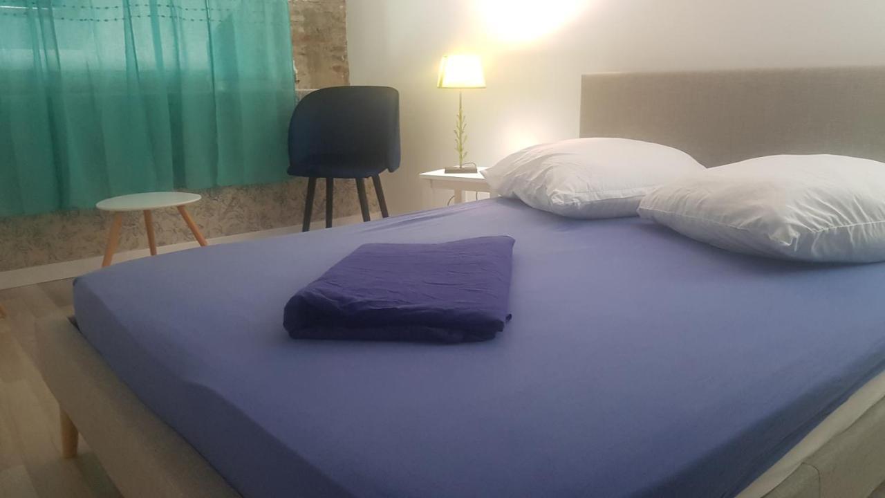 Tournus Castrum Romain- Loft 90M2 - 3 Etoiles - Petit Box Velo - 5Mn Autoroute Exterior photo